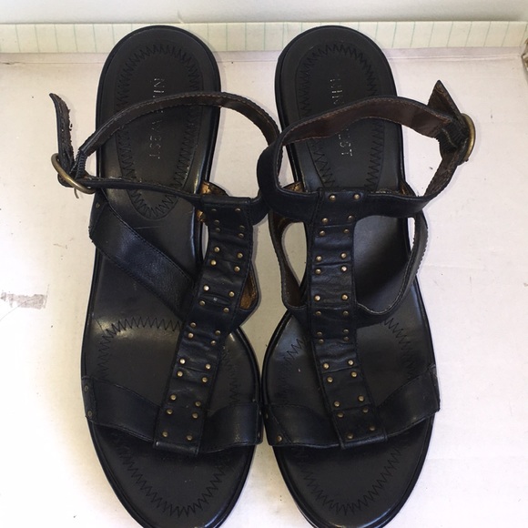 NINE WEST WEDGE HEELS WITH BRONZE STUDS - Picture 3 of 8